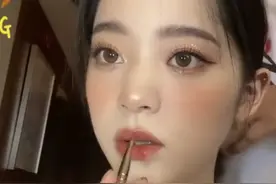 如何打造千金感？照搬欧阳娜娜的千金妆，不如学她的万能变美思路图片