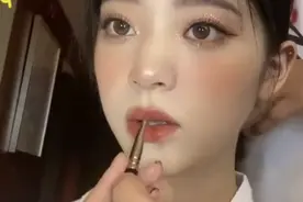 如何打造千金感？照搬欧阳娜娜的千金妆，不如学她的万能变美思路图片