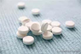 老年人预防脑梗和老年痴呆，如何正确补充叶酸与B12？图片
