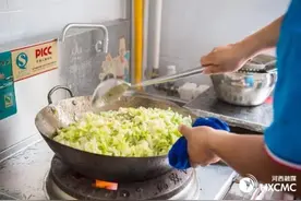 起灶开火！友谊路街浏阳里居家养老服务中心开餐啦图片