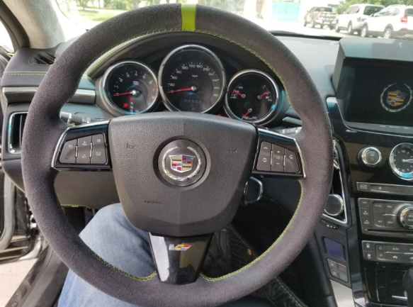 青海车友晒出11年前买的凯迪拉克“钢炮”，CTS-V，当年落地130W