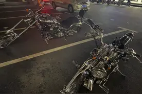 摩托车高速行驶时，爆胎怎么办？图片