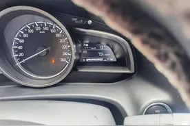 开了3个月马自达CX-4，我想说五点，内饰是真丑图片