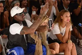 揭秘NBA球星破产后生活现状：弗朗西斯曾偷窃入狱，坎普餐厅洗碗图片