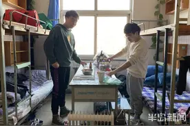 青科大河北、黑龙江籍大学生暂留校，统一“搬家”住进舒心宿舍图片
