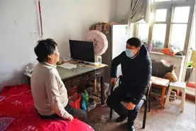 锦州市太和区领导深入各街道走访慰问老党员、困难户图片