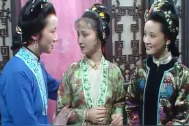同是贾家孙媳妇，为啥李纨月钱是凤姐的4倍？寡妇身份只是伪装图片