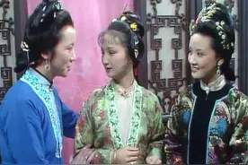 同是贾家孙媳妇，为啥李纨月钱是凤姐的4倍？寡妇身份只是伪装图片