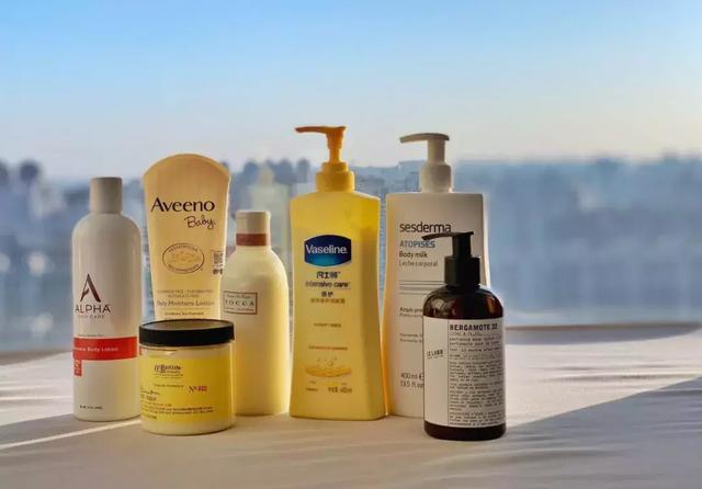 挤身体乳的视频