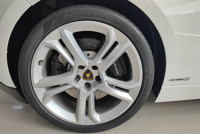 9年的兰博基尼盖拉多卖家说精品，客户心存侥幸是捡漏还是踩坑？