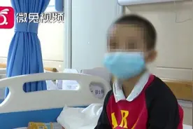 心疼！11岁男孩被迫在医院“流浪”十天，孩子母亲：我没时间来接他图片