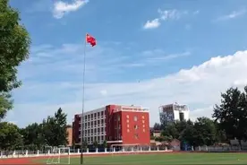 你们上学时有这样一群人吗？图片