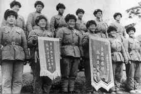 《奇袭白虎团》主角原型，副连原地踏步11年，主席过问后大升图片
