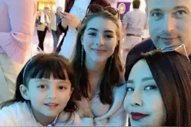 吴奇隆前妻马雅舒曝二婚生活，富豪老公忙带娃，儿子骨折也不担心图片