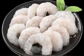 虾仁三鲜馅饺子的简单做法，用1种“油”调馅，原汁原味鲜香好吃图片