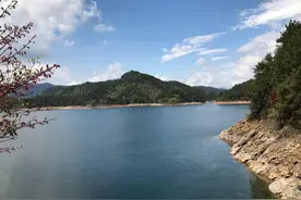 水到绝处是风景，人到绝处是重生图片