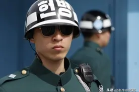 韩国男兵胆大包天，公然违背军队规定，对女上司大打出手图片