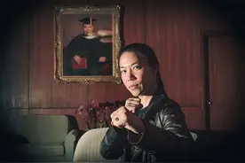 富家千金不装可爱，宁波帮豪族好默契的表妹与表哥固守67年嘉泥图片