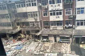 天津滨海新区六安里小区发生煤气爆炸波及“一层楼”，已造成一死一重伤图片