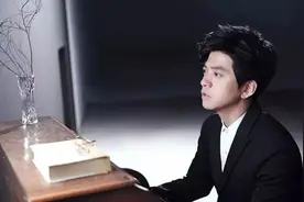 什么是爱情最好的模样？李健：我娶了10岁遇见的那个姑娘图片