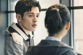 他高考落榜，78岁奶奶捡垃圾陪读，后签约公司还当上了网剧男主图片