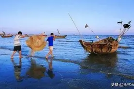 《打工在青岛05》海上担鱼苦，看养鲍鱼闲图片