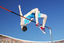 中国跳得最高的人，1年3破世界纪录，为何奥运会得奖后还被惨骂？图片