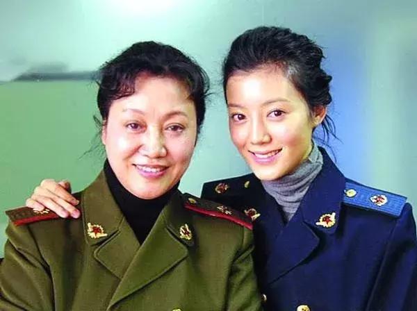 王丽云：演艺之路坎坷，坚决不复婚，将前夫当亲人刚刚好