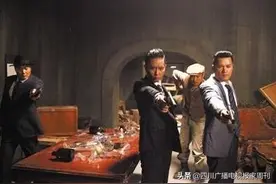 吕良伟当八路军   护送《枪械师》图片
