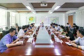 6月18日·邯郸要闻快报：经开区召开非法加油站点清理“回头看”工作会议；魏县召开民营企业家座谈会图片