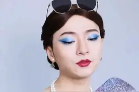 90后四川小伙，男扮女装，扮演贵妇，反串20个角色爆红，年入千万图片