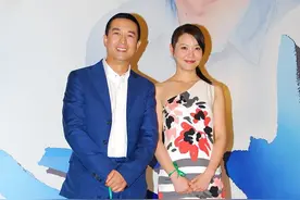 张嘉译的御用情侣搭档王维维，成熟美丽很有女人韵味图片