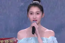 北京春晚女星妆容垮掉：关晓彤刘涛妆面脏，热巴鞠婧祎眼袋黑​大图片