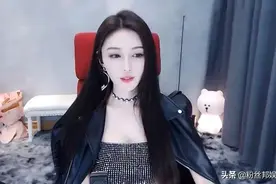 秀完钻戒秀豪车，女主播晓晓和大哥奔现后，突然收到新款宾利SUV图片