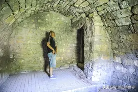 深山古村的石头房子，60年前建造，宅院建造颇有想法，看看咋样图片