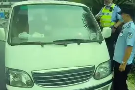 黄牌变蓝牌，武汉江汉交警查获一辆“套牌”救护车图片
