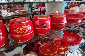 老宁波的婚嫁习俗在这里“一站配齐”这家26年的老店，“专卖”情分和温暖图片