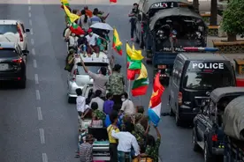 缅甸变天，民众发现：世界在一夜之间颠倒，气氛恐惧但秩序稳定图片