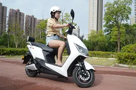 电动车逮虾户？雅迪冠能T5领衔电动车续航新方案图片