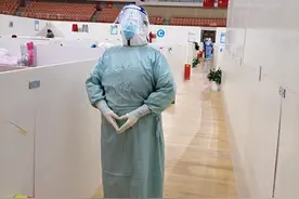 方舱医院护士：赠人玫瑰、手留余香 这是我一生的财富图片