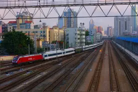 一趟从辽宁沈阳到广东深圳的列车，也是深圳唯一到东北的列车图片