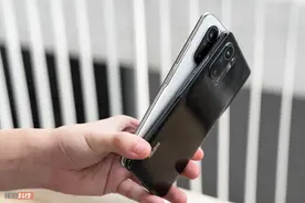 手机内存卡，最终还是被淘汰了图片