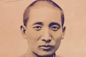 他是国军二级上将，建国后地位与十大元帅并列，官至副国级图片