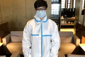 台北女将全副武装来大陆参加世界杯！穿成这样又不是去美国？图片