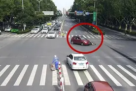 闯黄灯扣6分？车主注意了，这样做才能避免被处罚，你知道吗？图片