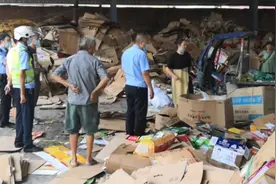 妈妈卖废品，竟卖掉孩子高考准考证，寻找时已被切割粉碎图片