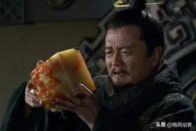 德不配位的典型，迷之自信的袁术，二代们的前车之鉴图片