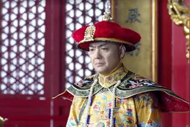 戴梓发明二十八连珠火铳，康熙皇帝笑了笑说：“把戴梓流放”图片
