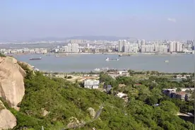 李嘉诚老家是潮汕地区 为什么很少回汕头投资图片