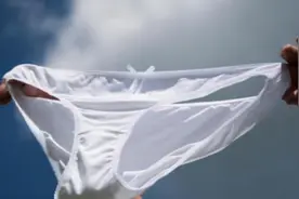 女生每天都清洗内裤，为何中间还是发黄发硬呢？看完你就明白了图片